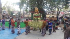 MELESTARIKAN ADAT TRADISI 